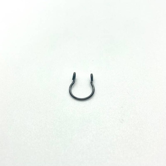 SINGLE Fake Septum Nose Ring Cuff - Black - Picture 4 of 6
